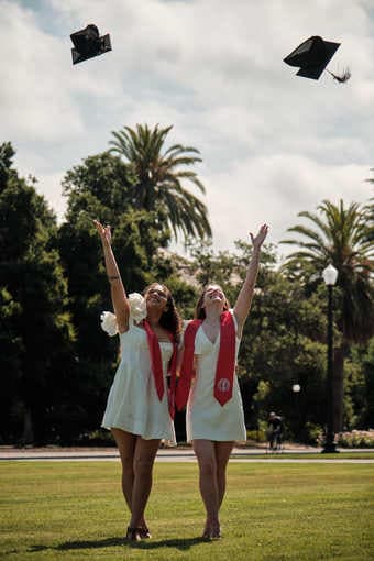 GRAD SESSION PHOTOGRAPHER 1