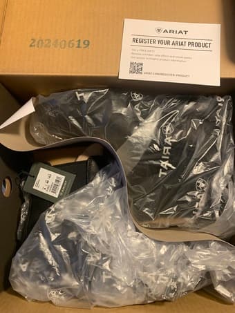Ariat Women's Boots, size 9/10 (brand new) 2
