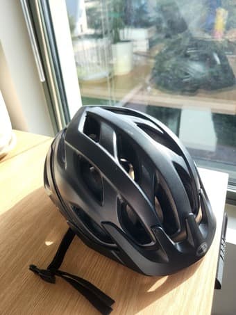 Road bike Raleigh Revenio 2.0 + lock, helmet, lights 3