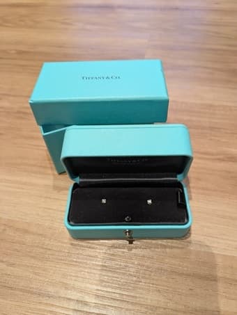 Authentic Tiffany & Co Diamond earrings - perfect Valentines day gift! 1