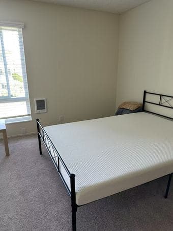 Short-term lease of a bedroom at Oak Creek Apartments: Feb 27-March 19 1