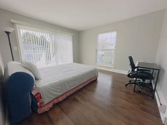 Room for Rent near Walmat/ Target 1