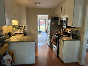 Room in 3BR/2.5BA Condo in Sharon Heights 1