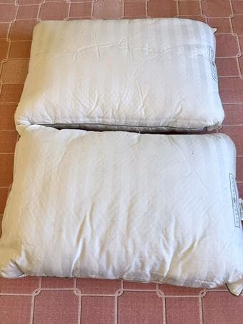 decuttering sale for household items 1