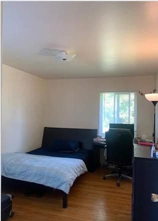 very quiet neighborhood, close to shopping area 2