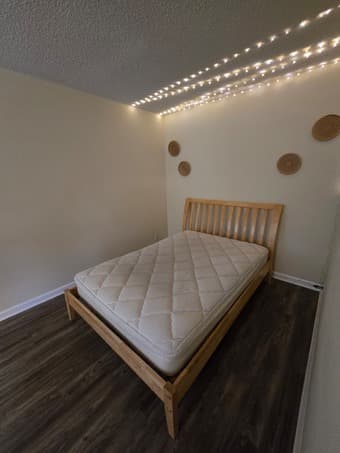 Solid Wood Queen Size Bed Frame, Mattress & Nightstands 2