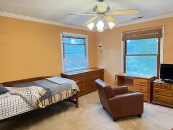 Spacious Furnished Room w/ Private Bath in Menlo Park (Available Aug) 1