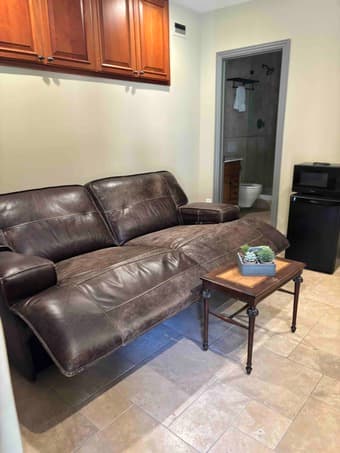 Suite with private bathroom, entrance in portola valley 3