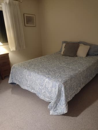 Quiet Sunny End Unit Furnished 1B/1B 3