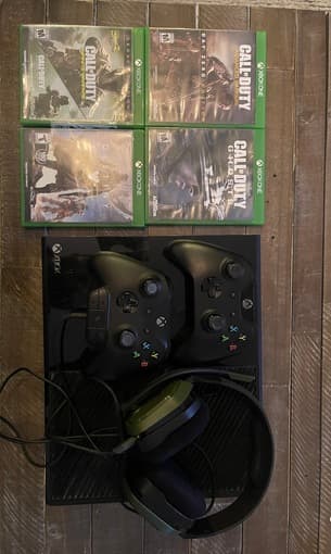 Xbox One Console Bundle – 2 Controllers, Headset, 4 Games – Ready to P 1