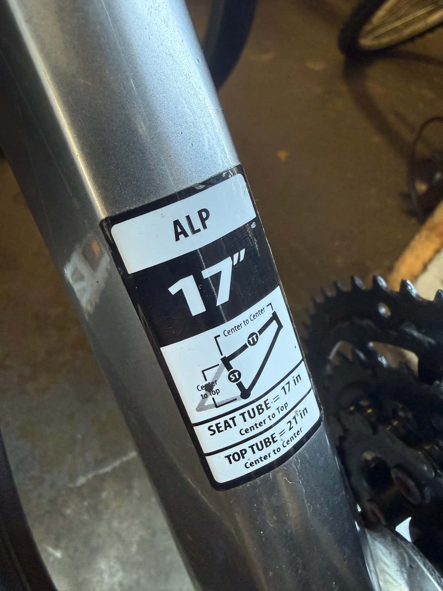 2022 model, Like-New Marin Alp 17" Hybrid Bike + Basket, Lock & Light 1