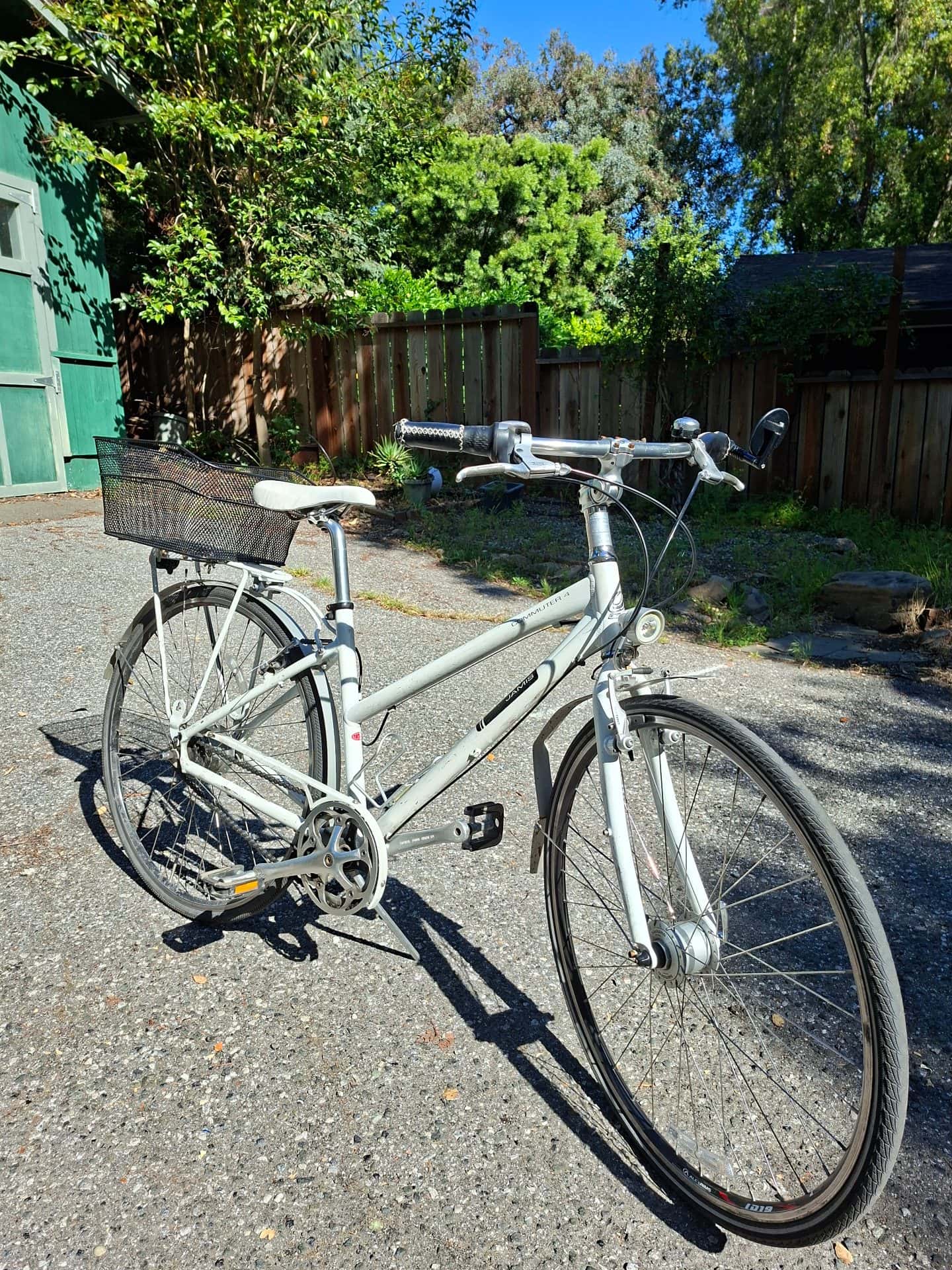 Commuter bike with basket and lights 1
