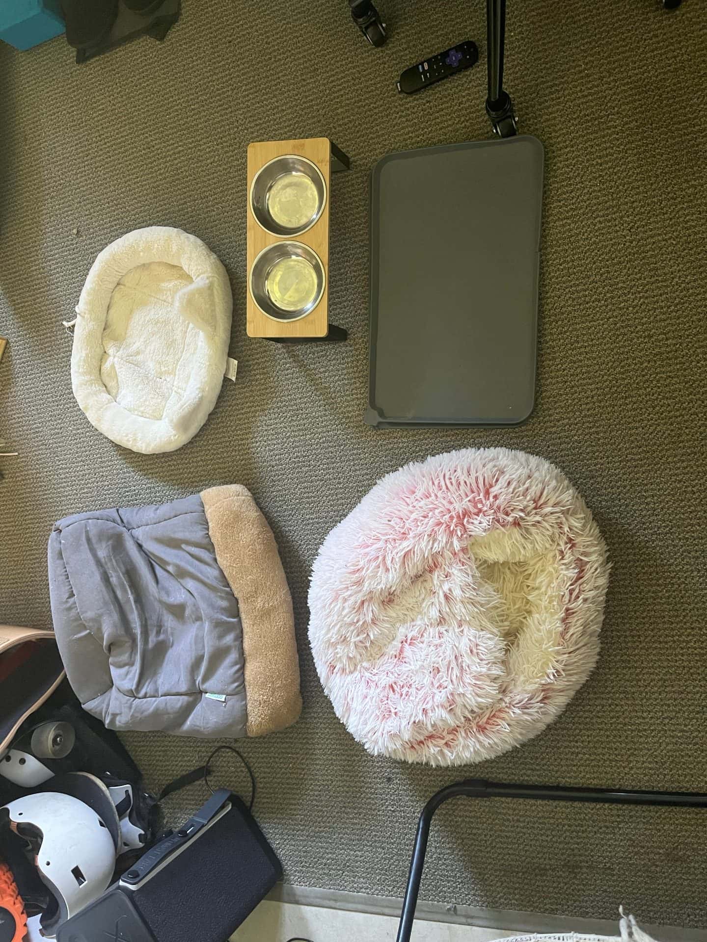 Misc cat supplies: bowls, food mats, beds 1