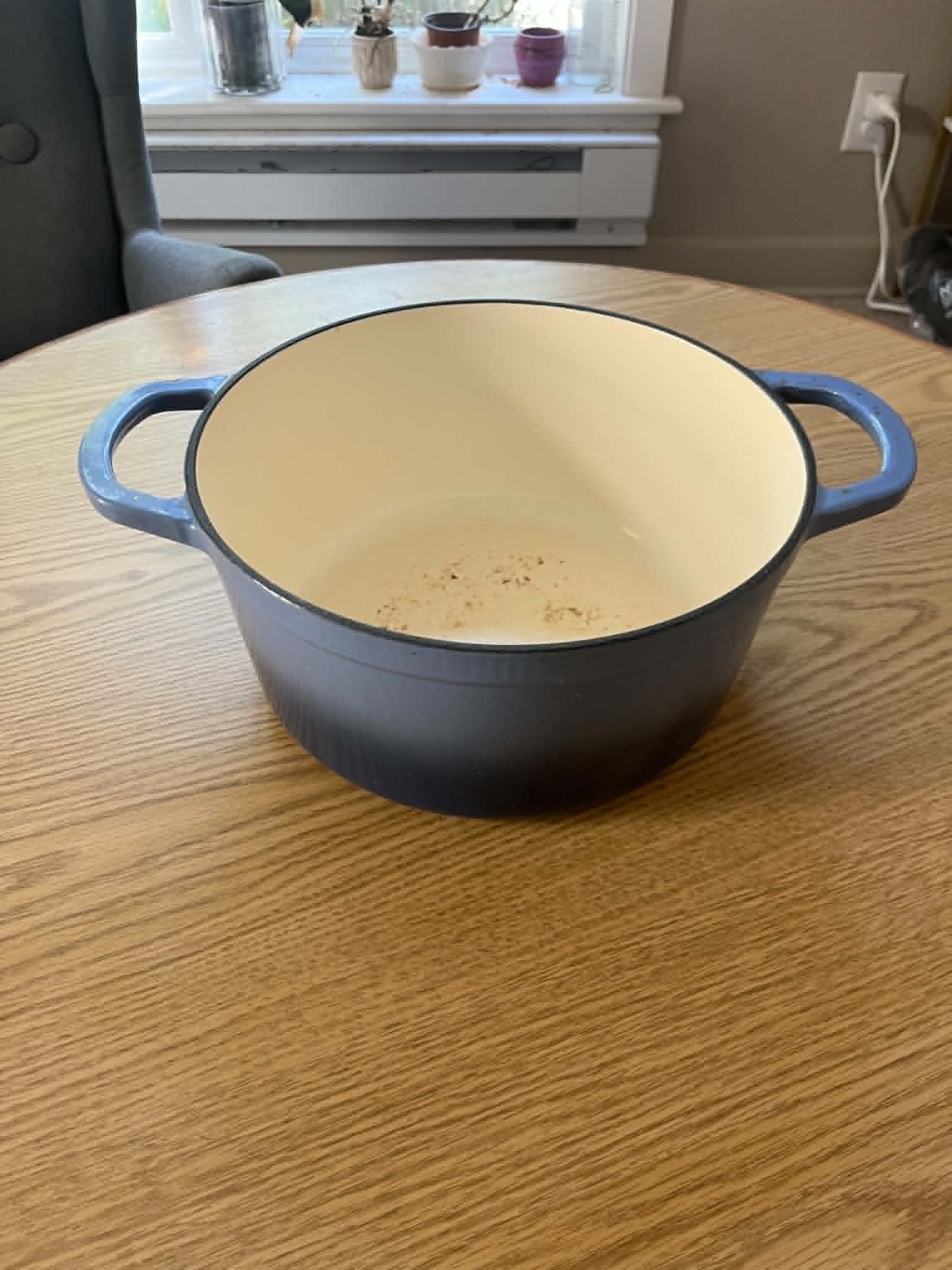 cast iron blue pot 1