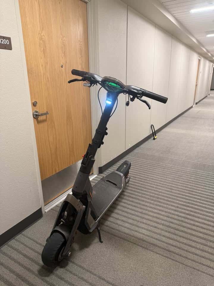 Segway GT2 Superscooter (electric scooter 6000W dual motor AWD) 1